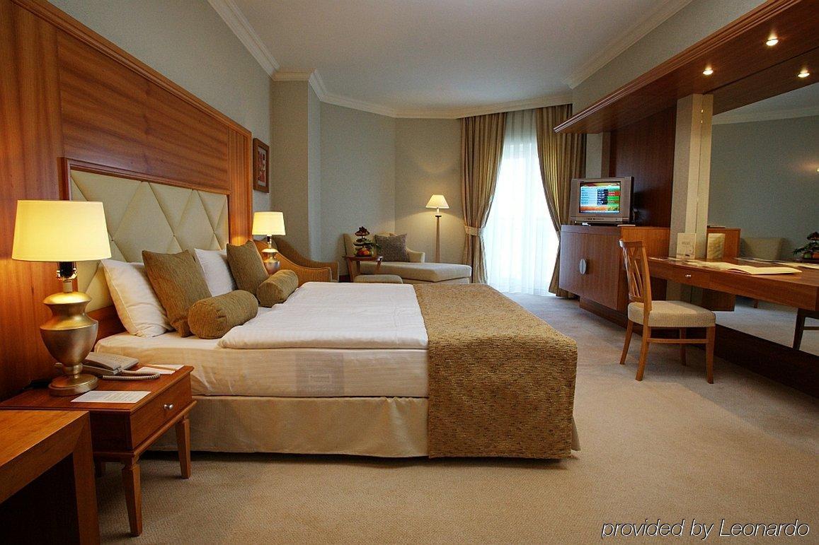Rixos-Prykarpattya Resort Truskavets Phòng bức ảnh