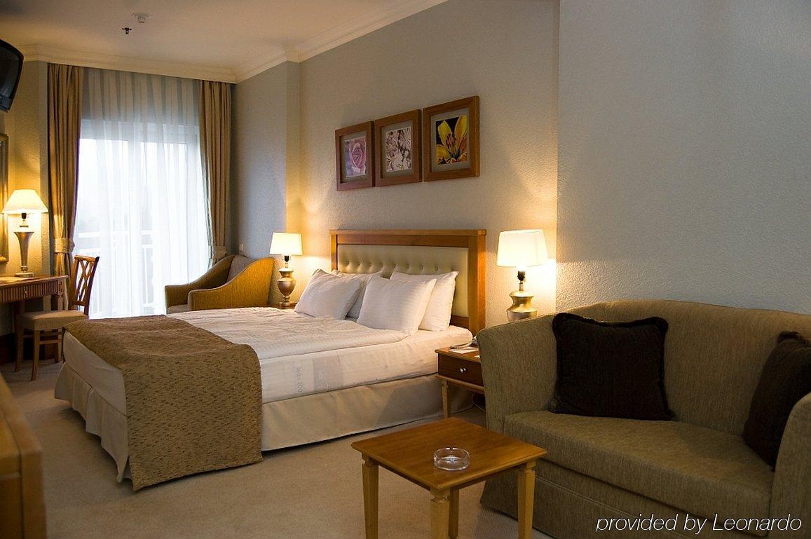 Rixos-Prykarpattya Resort Truskavets Phòng bức ảnh
