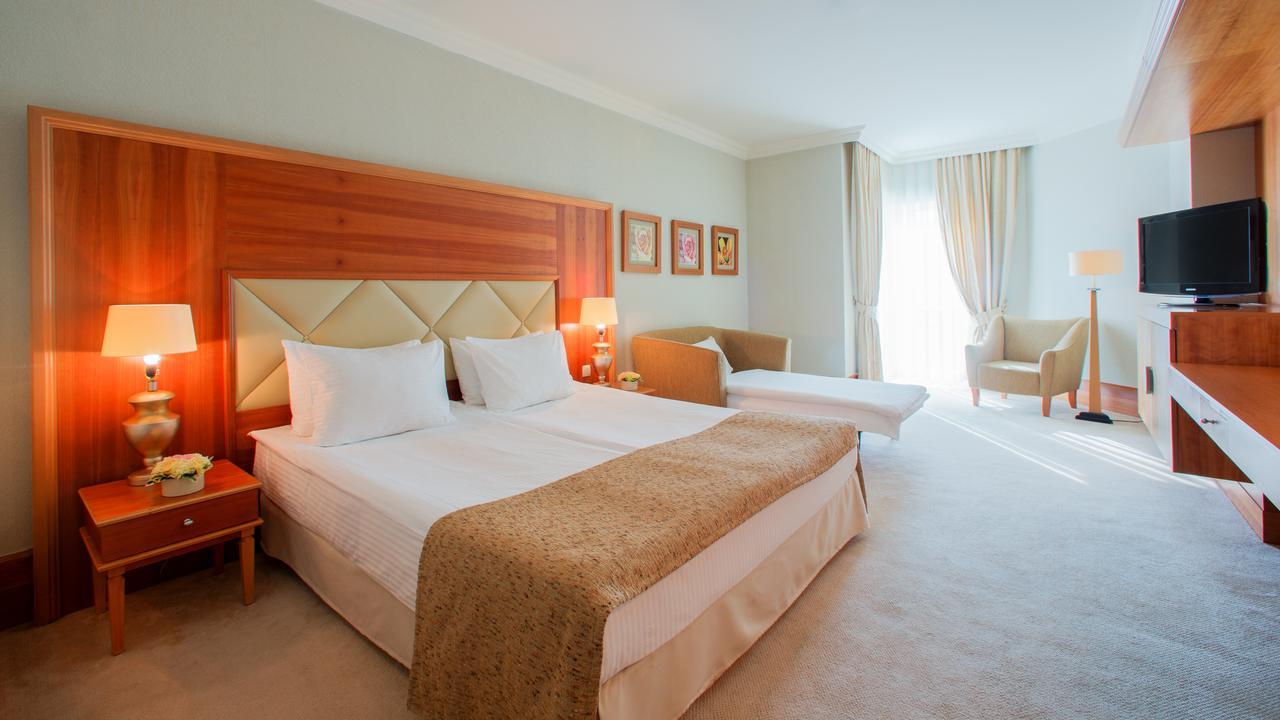 Rixos-Prykarpattya Resort Truskavets Ngoại thất bức ảnh